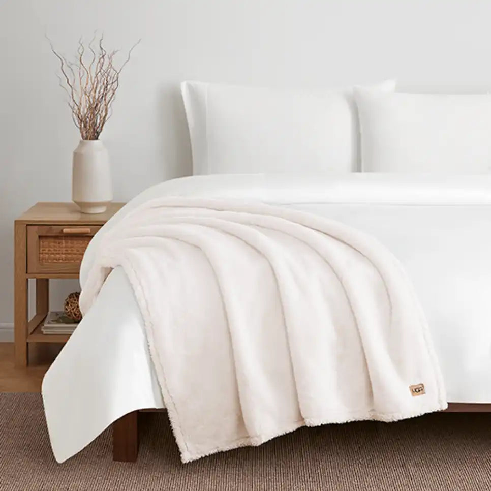 Plaid UGG douillet “Cynthia” - 130cm x 180cm